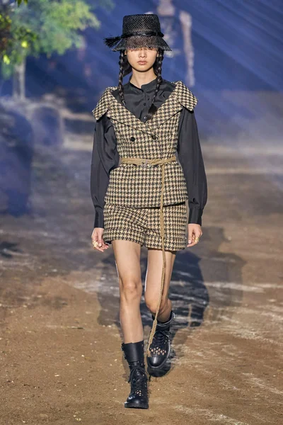 Look 47